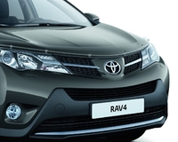 Дефлектор капота прозрачный. Производство Toyota PZQ15-42100 для автомобиля RAV 4 2012--