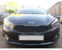Сетка в бампер на автомобиль Kia Сид III 2012- black верх. ZR.KIA.CEE.12.top.b