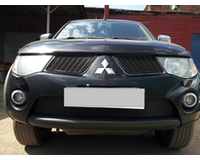 Защита радиатора для автомобиля Mitsubishi L200 / Mitsubishi Pajero Sport 2010-2013 black верх. ZR.MIT.L200.10-13.top.b