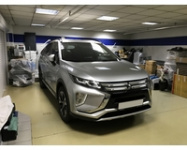 Mitsubishi Eclipse Cross 2019г.в. Установили парктроник, болкиратор АКПП Mul-T-Lock Fortus, сетки в бампер и охранную систему клиента Mobicar.