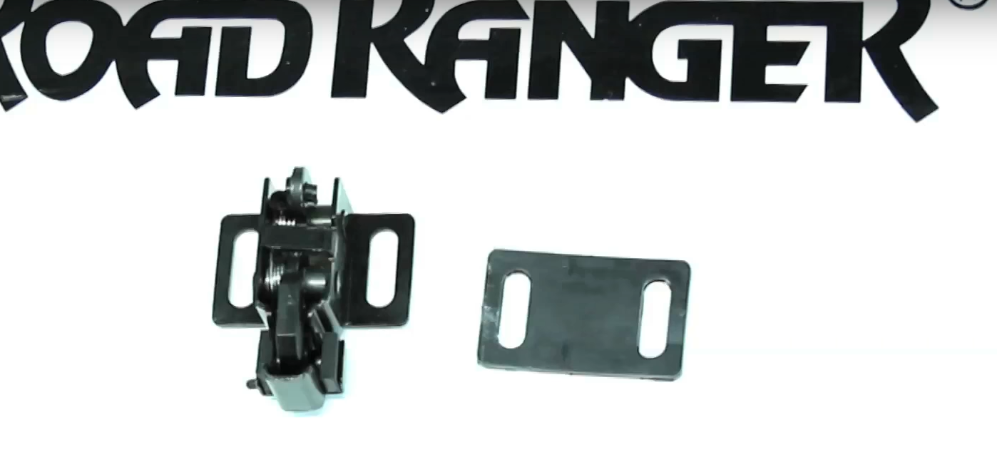 Замок боковой заднего стекла кунга Road Ranger RH03 VW AMAROK (кунг с замком кнопкой)