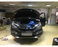 Установка передних датчиков парковки Park Master с окраской в цвет кузова. Автомобиль Honda CR-V 2018г.в.