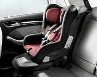 004L0019902AEUR Детское сиденье с ISOFIX Audi Accessories от 9 до 18 кг (приблизительно от 1 до 4 лет) цвет красно-черный