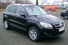 VW TIGUAN установка автомобильного навигационного центра Phantom DVM-1820G HDi 