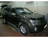 Фотоотчет- Kia Sorento 2013 установка фаркопа THULE, оригинальных порогов, дефлектора окон и капота