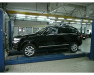 VOLKSWAGEN TOUAREG установка защитных сеток радиатора в бампер и защиты картера MOTODOR 8мм.