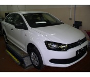 Volkswagen Polo Sedan 2012 установка композитной защиты картера CARBON