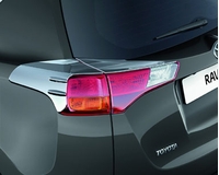 Окантовка задних фонарей, хромированная. Производство Toyota Original PZD38-0R005 для RAV4 с 2012--