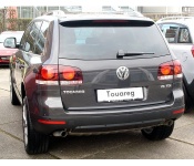 VW Touareg Установка механического замка-блокиратора АКПП  Установка ЖК мониторов в подголовники передних сидений Установка DVD плеера в перчаточный ящик