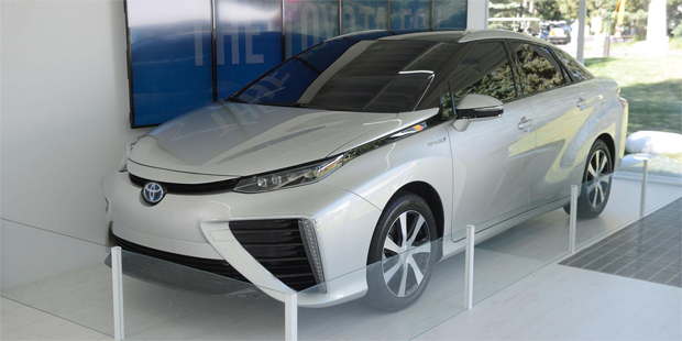 toyota-fcv_capzap_ru.JPG