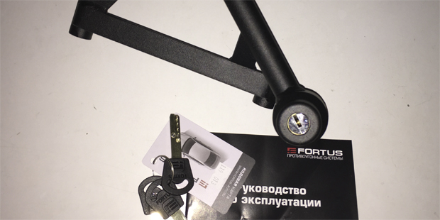 avtomobil-nissan-xtrail-2019g-v-klient-zakazal-mekhanicheskiy-blokirator-kapota-i-blokirator-akpp-po_620-2.JPG