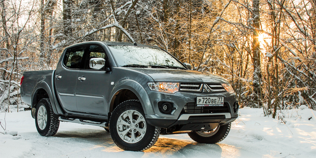 Mitsubishi_L200_capzap_ru_620.jpg